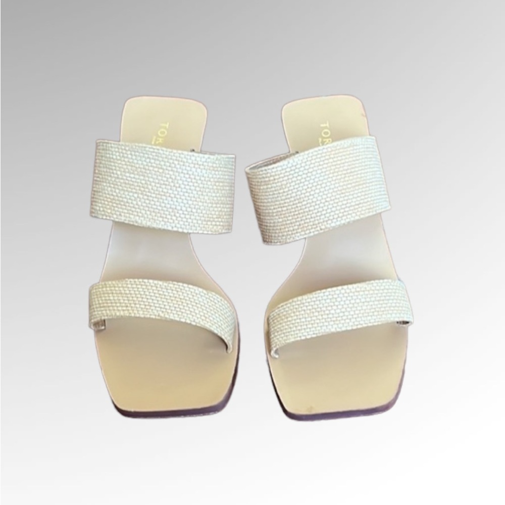 TORGEIS sandals.